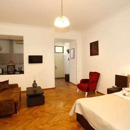 Old - Gold Gala Apartment Tbilisi Ngoại thất bức ảnh