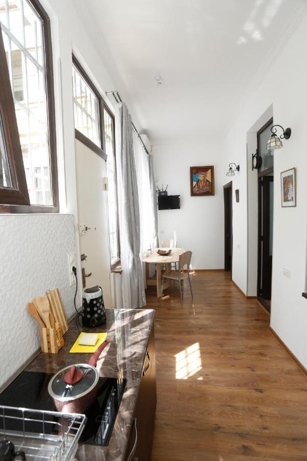 Old - Gold Gala Apartment Tbilisi Ngoại thất bức ảnh