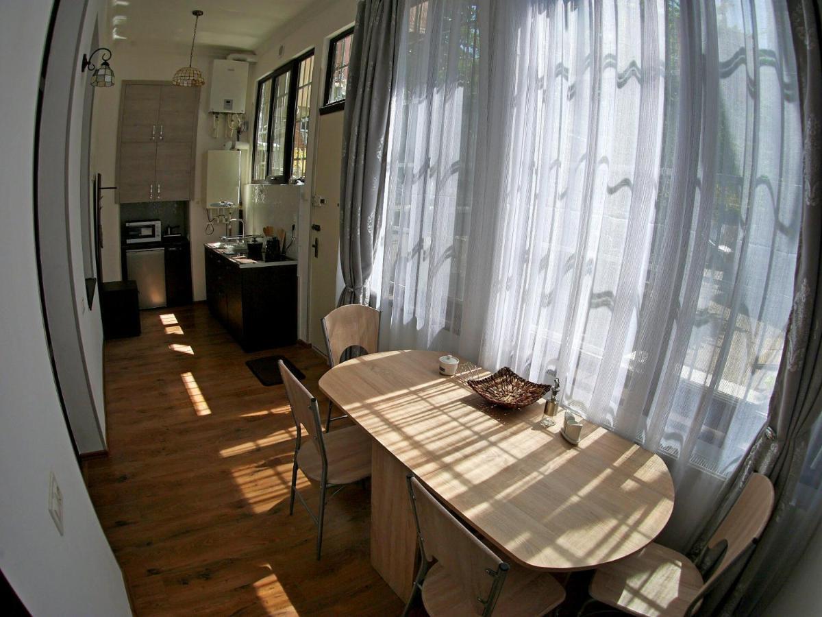 Old - Gold Gala Apartment Tbilisi Ngoại thất bức ảnh