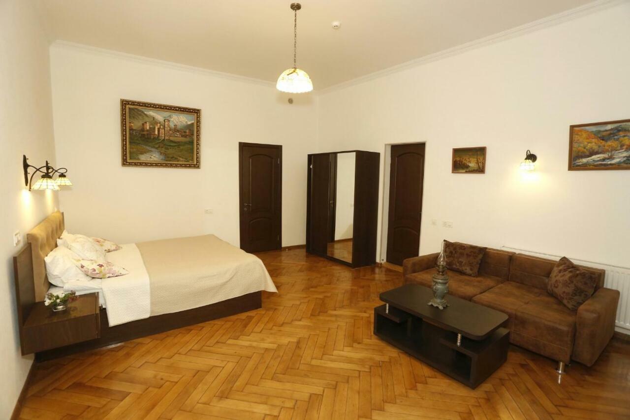 Old - Gold Gala Apartment Tbilisi Ngoại thất bức ảnh