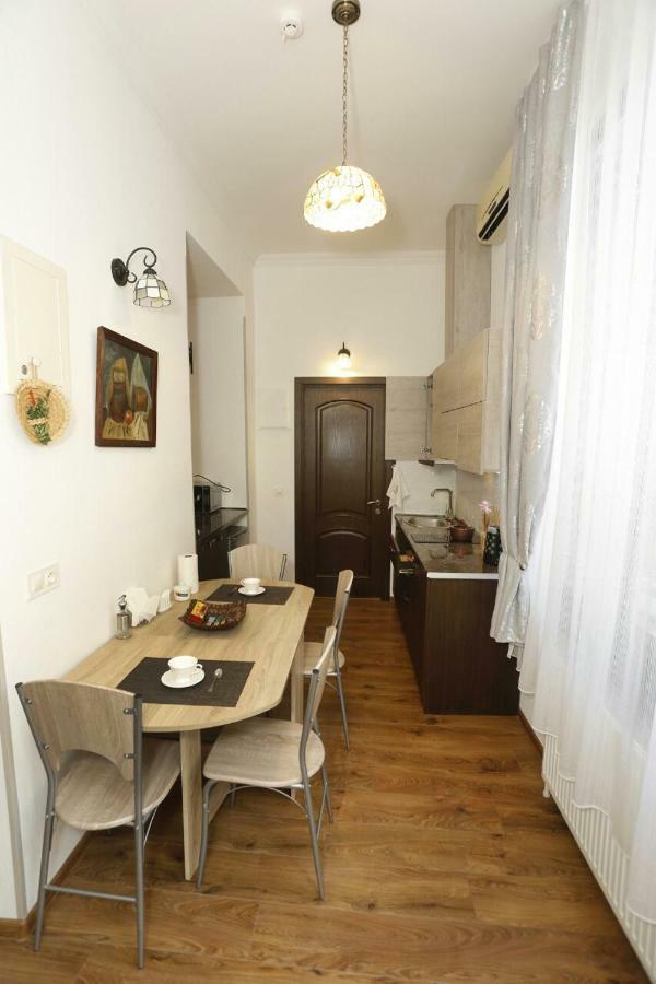 Old - Gold Gala Apartment Tbilisi Ngoại thất bức ảnh